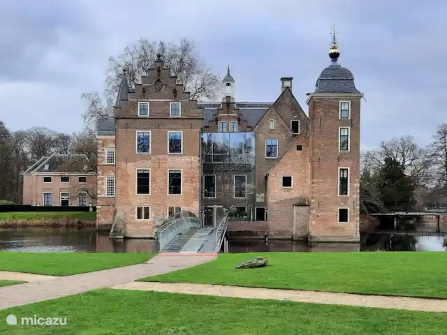 Er is veel te doen en te ontdekken in de omgeving. Kastelen, musea, wandelen, fietsen, wild spotten, wijngaarden, pittoreske stadjes, en evt. op zaterdagmiddag motorcross achter het park. Kijk voor meer informatie bij Tips van de verhuurder op deze site.
